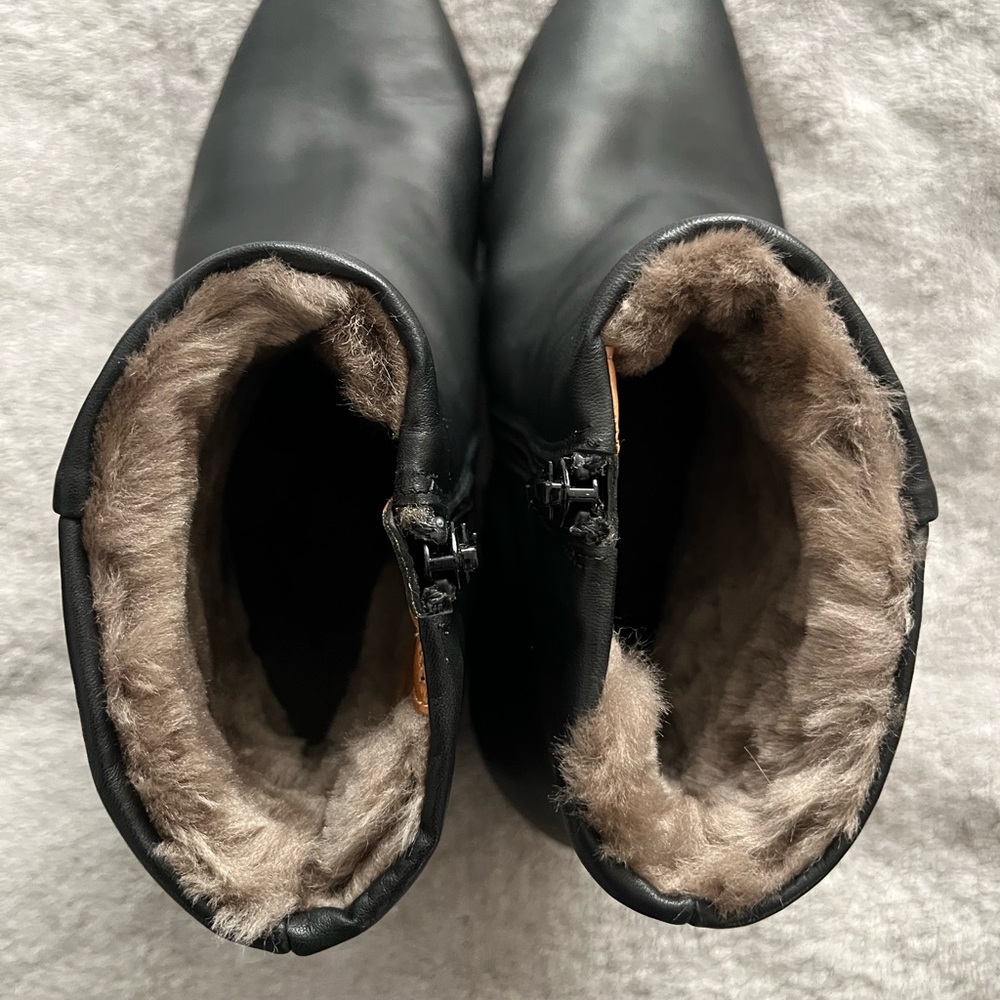 Coclico Black Leather Ankle Boots with shearling inside. 40/ 9.5 Like new - Picture 4 of 12